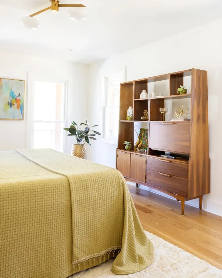 5 kiểu bố trí phòng ngủ “lệch chuẩn” mà vẫn sang trọng bất ngờ - 6