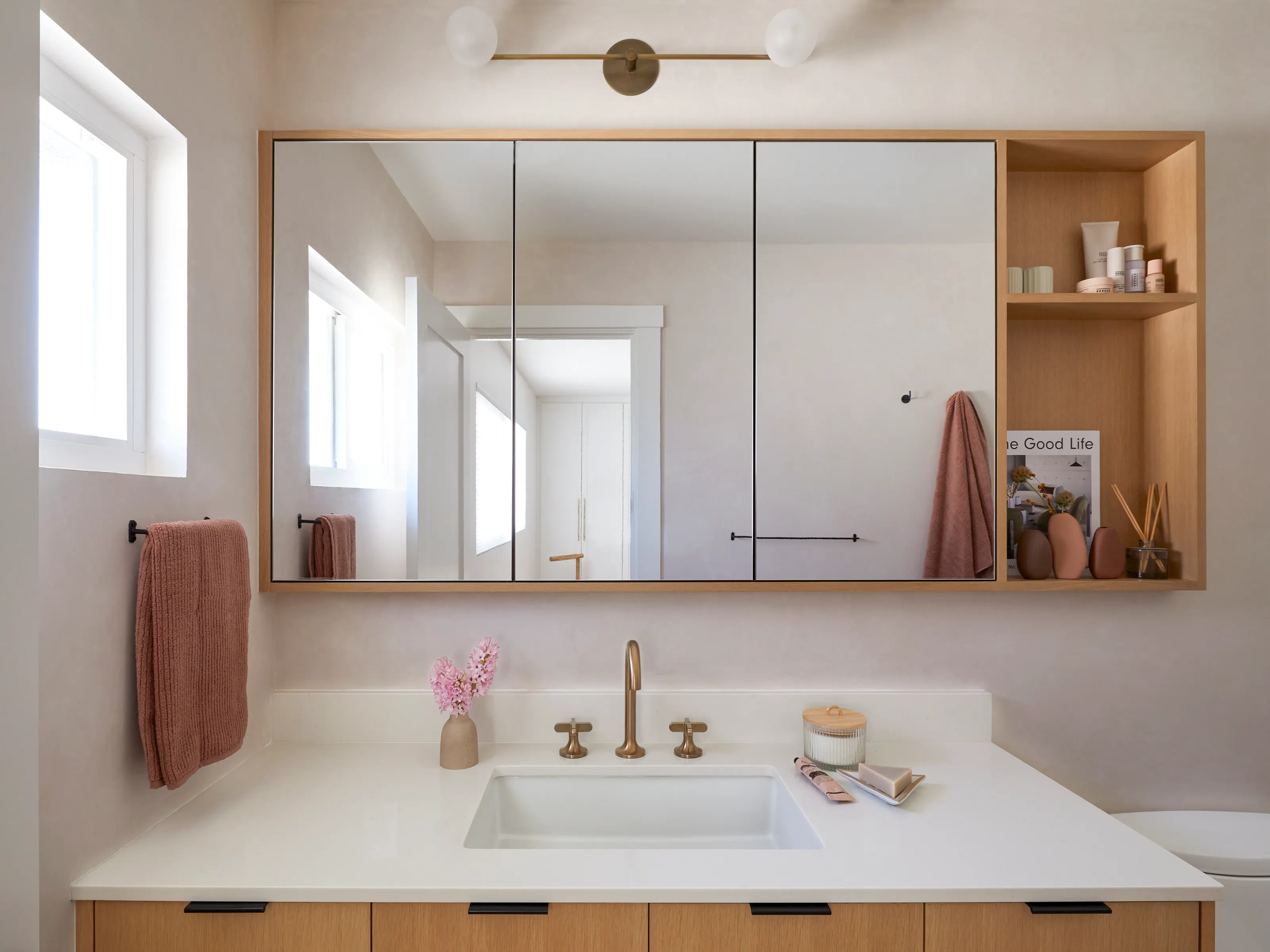 4 mẹo nhỏ giúp tối đa ánh sáng tự nhiên cho phòng tắm - 1 4 mẹo nhỏ giúp tối đa ánh sáng tự nhiên cho phòng tắm - 1